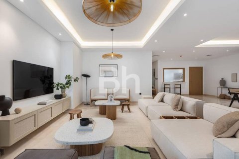 Villa in Dubai Land, Dubai 5 bedrooms, 512 sq.m. № 21049 - photo 2