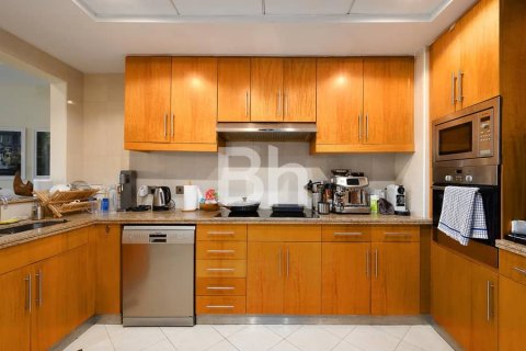 Apartment in Dubai Marina, Dubai 3 bedrooms, 164 sq.m. № 57243 - photo 13