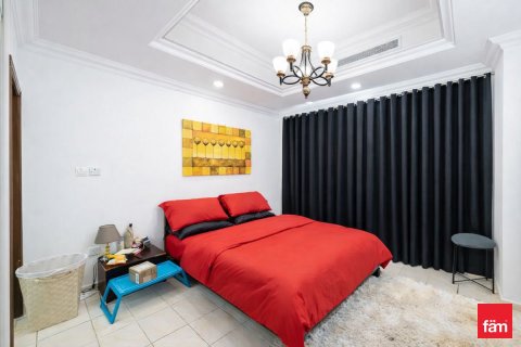 Villa in Jumeirah Islands, Dubai 4 bedrooms, 815.4 sq.m. № 94893 - photo 12