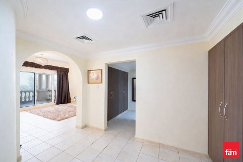 Villa in Jumeirah Islands, Dubai 4 bedrooms, 815.4 sq.m. № 94893 - photo 9