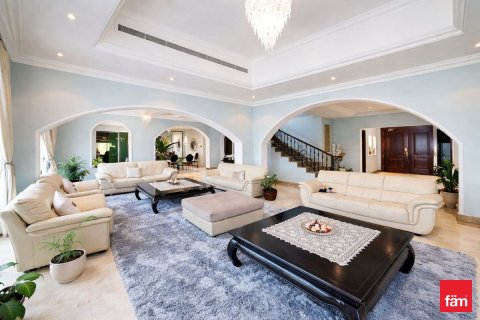 Villa in Jumeirah Islands, Dubai 4 bedrooms, 815.4 sq.m. № 94893 - photo 4