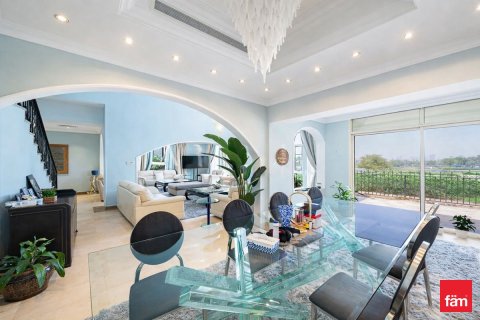 Villa in Jumeirah Islands, Dubai 4 bedrooms, 815.4 sq.m. № 94893 - photo 6