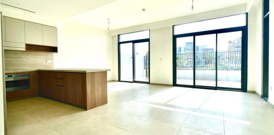 فيلا في دبي 4 غرف نوم, 242.8 م² رقم 94894