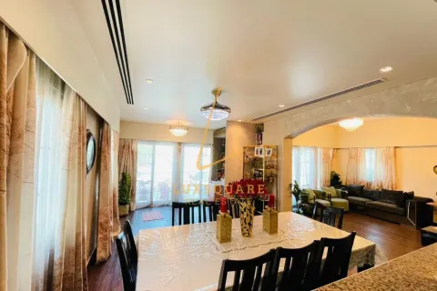 Villa in Jumeirah Village Circle, Dubai 3 bedrooms, 729 sq.m. № 141827 - photo 4
