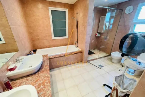 Villa in Jumeirah Village Circle, Dubai 3 bedrooms, 729 sq.m. № 141827 - photo 22