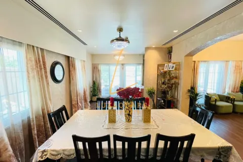 Villa in Jumeirah Village Circle, Dubai 3 bedrooms, 729 sq.m. № 141827 - photo 5