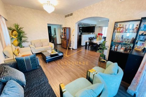 Снять в аренду виллу в Джумейра Вилладж Серкл, Дубай: 3 спальни, 729м², № 141828 - фото 3