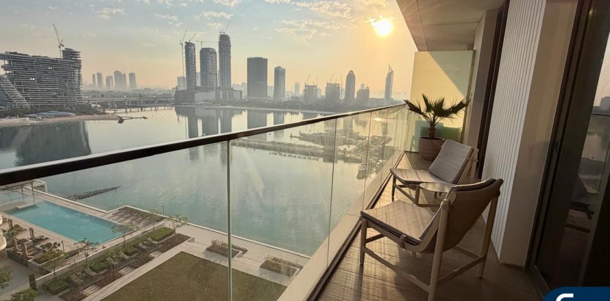 Квартира в EMAAR Beachfront, Dubai Harbour, Дубай, 1 спальня, 80м², № 91446