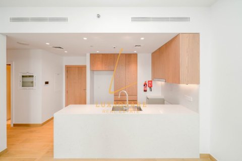 Снять в аренду квартиру в La Mer, Джумейра, Дубай: 2 спальни, 129м², № 92193 - фото 3
