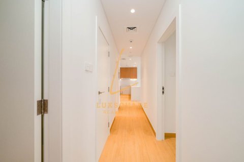 Снять в аренду квартиру в La Mer, Джумейра, Дубай: 2 спальни, 129м², № 92193 - фото 15