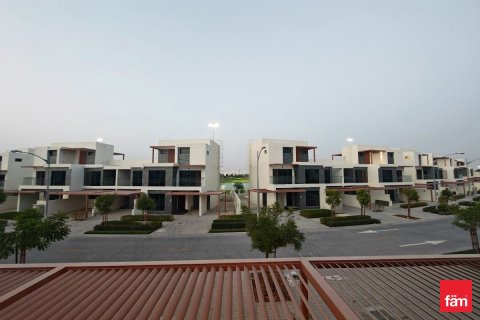 Townhouse in Dubai 4 bedrooms, 138.8 sq.m. № 50122 - photo 2