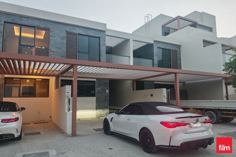 Townhouse in Dubai 4 bedrooms, 138.8 sq.m. № 50122 - photo 1