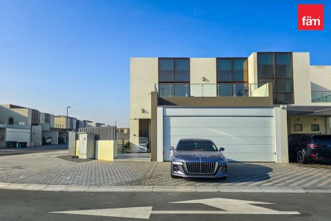 Villa in Meydan, Dubai 4 bedrooms, 283.2 sq.m. № 85884 - photo 2