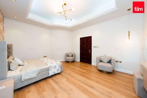 Villa en Dubai, 7 dormitorios, 1073.2 m², № 85885 - foto 17