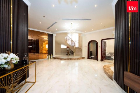 Villa en Dubai, 7 dormitorios, 1073.2 m², № 85885 - foto 14
