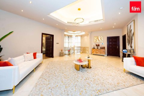 Villa en Dubai, 7 dormitorios, 1073.2 m², № 85885 - foto 7