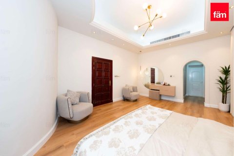 Villa en Dubai, 7 dormitorios, 1073.2 m², № 85885 - foto 16