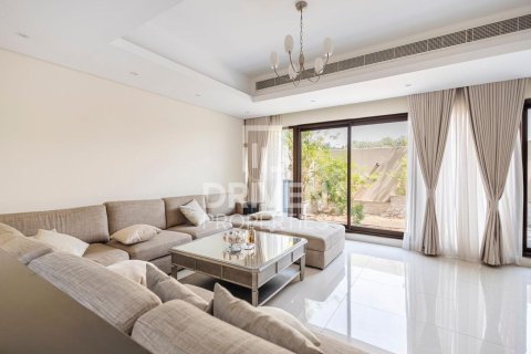 Villa in Meydan, Dubai 4 bedrooms, 219.34 sq.m. № 135554