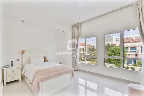 Villa in Jumeirah Village Triangle, Dubai 5 bedrooms, 705 sq.m. № 15112 - photo 18