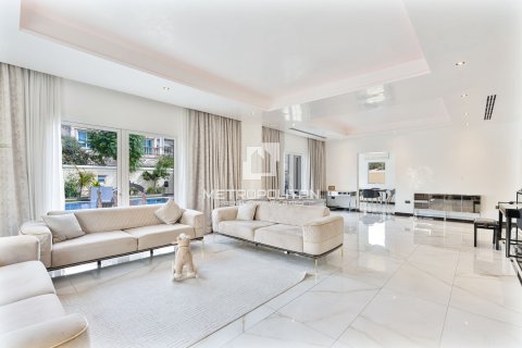 Villa in Jumeirah Village Triangle, Dubai 5 bedrooms, 705 sq.m. № 15112 - photo 9