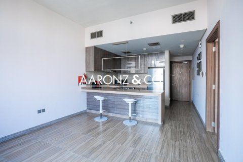 Appartement à Jumeirah Lake Towers, Dubai, 1 chambre, 69.8 m², № 78469 - photo 2