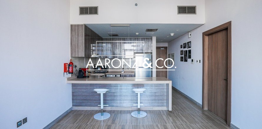 Appartement à Jumeirah Lake Towers, Dubai, 1 chambre, 69.8 m², № 78469