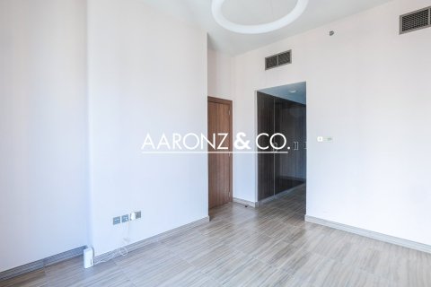 Appartement à Jumeirah Lake Towers, Dubai, 1 chambre, 69.8 m², № 78469 - photo 7