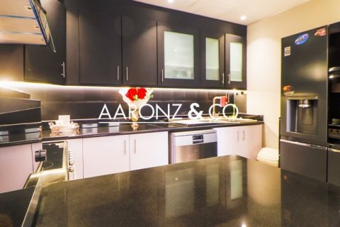 Appartement à Jumeirah Beach Residence, Dubai, 3 chambres, 167 m², № 78472 - photo 17