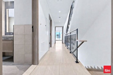 Купить таунхаус в Дубае: 5 спален, 298.8м², № 90309 - фото 5