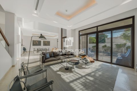 Снять в аренду виллу в District One, Мохаммед Бин Рашид Сити, Дубай: 4 спальни, 730м², № 14749 - фото 3
