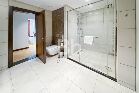 Apartment in Business Bay, Dubai 1 bedroom, 75 sq.m. № 21172 - photo 19