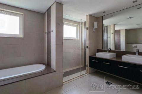 Villa en Al Furjan, Dubai, 4 dormitorios, 689.7 m², № 16651 - foto 15