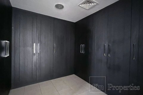 Villa en Al Furjan, Dubai, 4 dormitorios, 689.7 m², № 16651 - foto 16