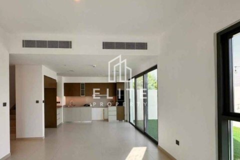 Снять в аренду виллу в Sun, Arabian Ranches 3, Дубай: 4 спальни, № 89644 - фото 3