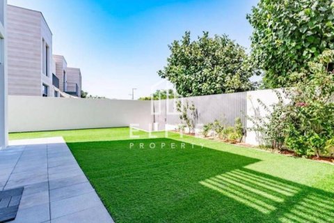 Снять в аренду виллу в Sun, Arabian Ranches 3, Дубай: 4 спальни, № 89644 - фото 2