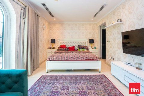 Villa in Dubai 3 bedrooms, 524.2 sq.m. № 89637 - photo 9