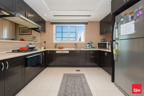 Villa in Dubai 3 bedrooms, 524.2 sq.m. № 89637 - photo 22