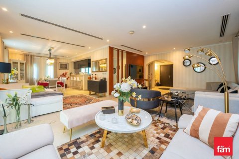 Villa in Dubai 3 bedrooms, 524.2 sq.m. № 89637 - photo 3