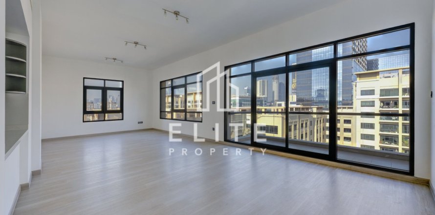 Квартира в Дубае, 3 спальни, 193м², № 89645