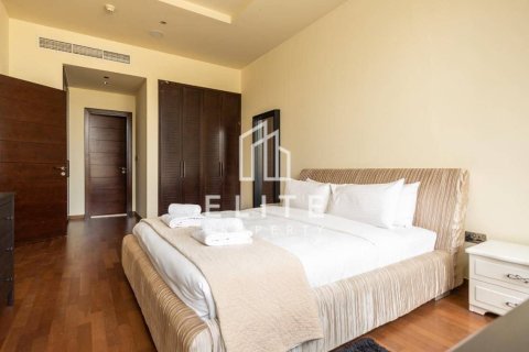 Снять в аренду квартиру в Tiara Residences, Пальма Джумейра, Дубай: 2 спальни, 156м², № 89643 - фото 4