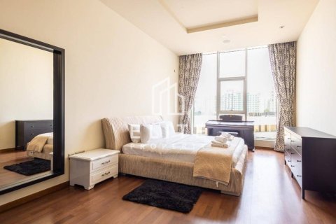 Снять в аренду квартиру в Tiara Residences, Пальма Джумейра, Дубай: 2 спальни, 156м², № 89643 - фото 10