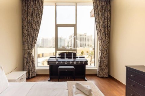 Снять в аренду квартиру в Tiara Residences, Пальма Джумейра, Дубай: 2 спальни, 156м², № 89643 - фото 14