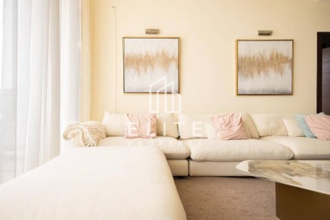 Снять в аренду квартиру в Tiara Residences, Пальма Джумейра, Дубай: 2 спальни, 156м², № 89643 - фото 7