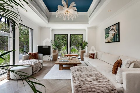 Villa in Jumeirah Islands, Dubai 4 bedrooms, 488 sq.m. № 135283 - photo 14