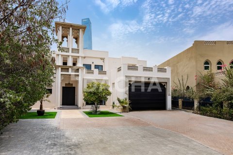 Villa in Jumeirah Islands, Dubai 4 bedrooms, 488 sq.m. № 135283 - photo 2