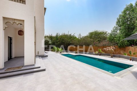 Villa in Jumeirah Islands, Dubai 4 bedrooms, 488 sq.m. № 135283 - photo 5