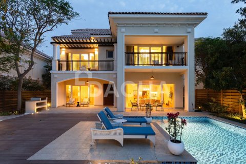 Вилла в Dubai Land, Дубай, 4 спальни, 640м², № 111582