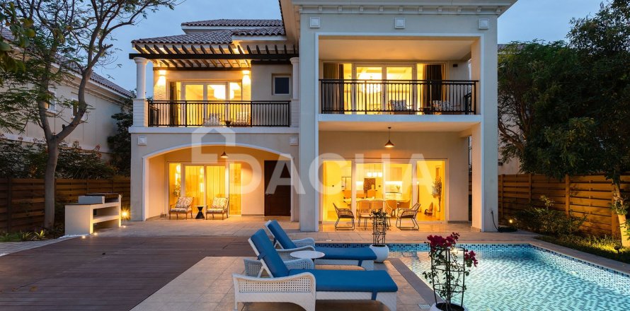 Вилла в Dubai Land, Дубай, 4 спальни, 640м², № 111582