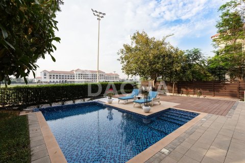 Купить виллу в Dubai Land, Дубай: 4 спальни, 640м², № 111582 - фото 12