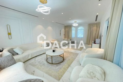 Villa in Legacy, Jumeirah Park, Dubai 3 bedrooms, 297 sq.m. № 111594 - photo 18